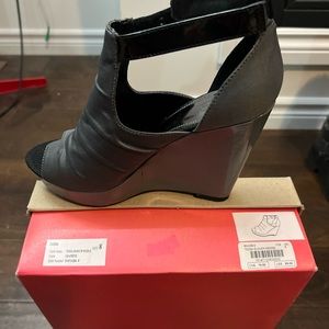 Bebe Wedges shoes with box dark grey size 8 great condition!